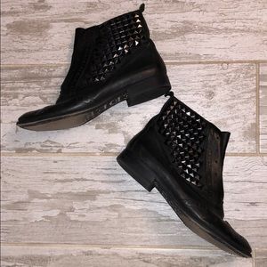 SAM EDELMAN Boots. Brogue. Black. Leather.